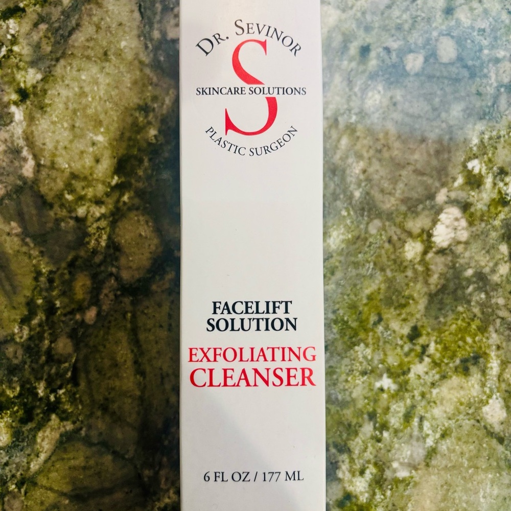 Dr. Devine Exfoliating Cleanser - 6ozs